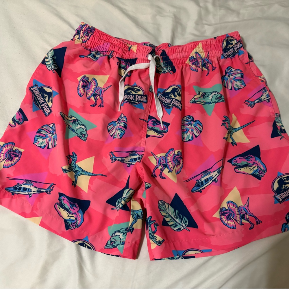 Chubbies Jurassic Park Pink Swim Trunks. Men’s Size L!